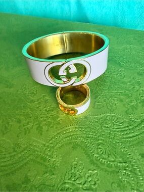 Gucci White Enamel Gold-Tone Interlocking G Bangle and Ring Set